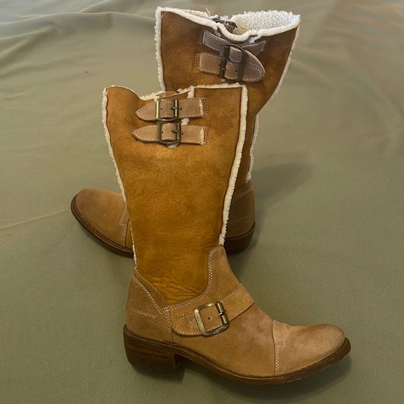 UGG KOOLABURRA size 7” Leather womens boots fully Sherpa lined - Picture 1 of 16